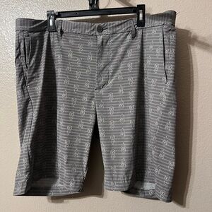 Men’s Tommy Bahama SZ 40. Piña party hybrid shorts.